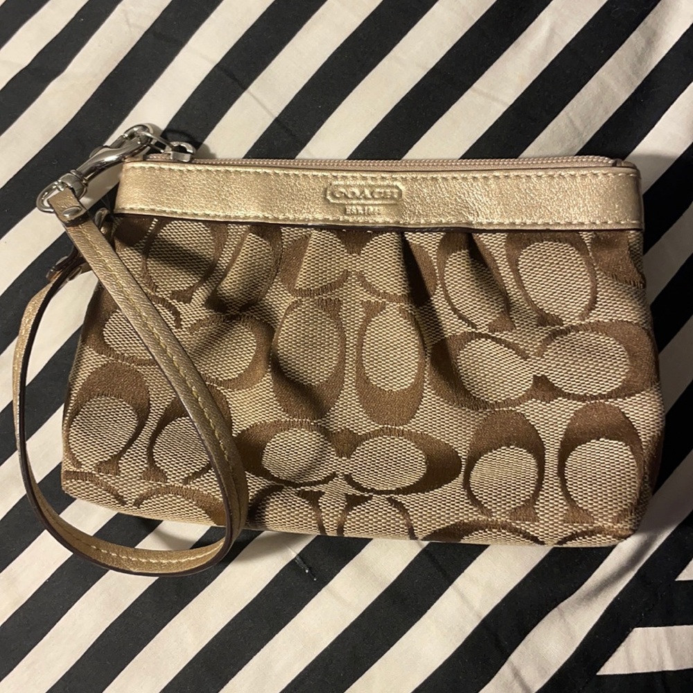 vintage coach wristlet